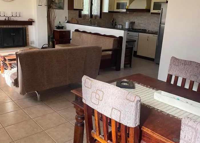 Almyra Seaside Plitra