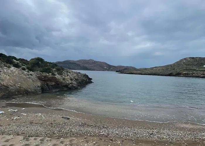 Almyra Seaside Casa de Férias Plitra